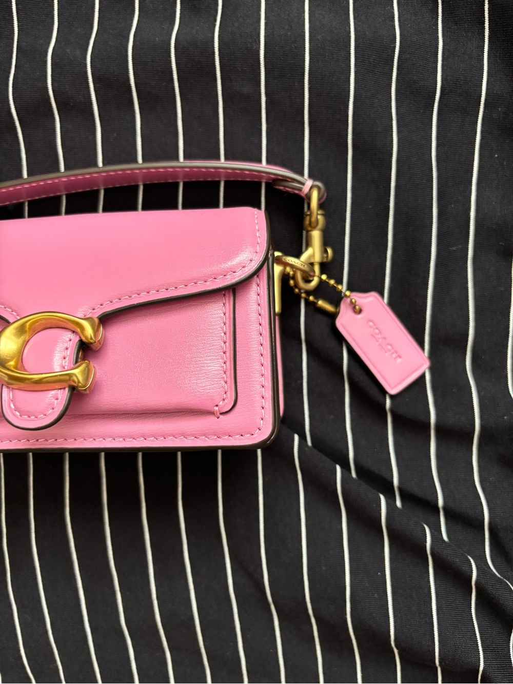 ❌❌SOLD❌❌Coach Tabby 12 in Fuchsia Pink - Picture 7 of 11